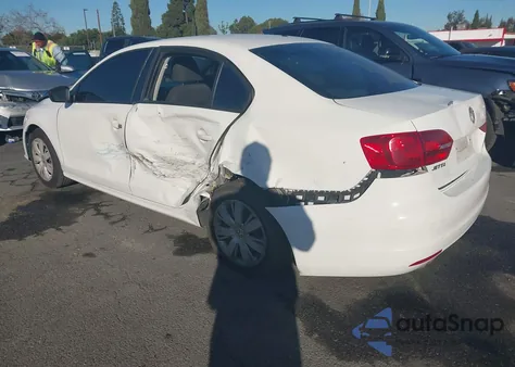 2013 Volkswagen Jetta 2.0L S z USA, uszkodzony, nr VIN 3VW2K7AJ9DM221809